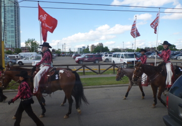 カルガリー市内のパレード