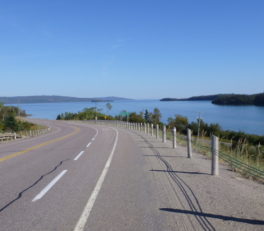 スペリオル湖沿いの１７号線