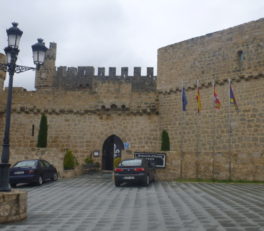 オルミジョス城跡のホテル